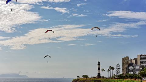 Photo 2 of Paragliding along the Costa Verde in Miraflores